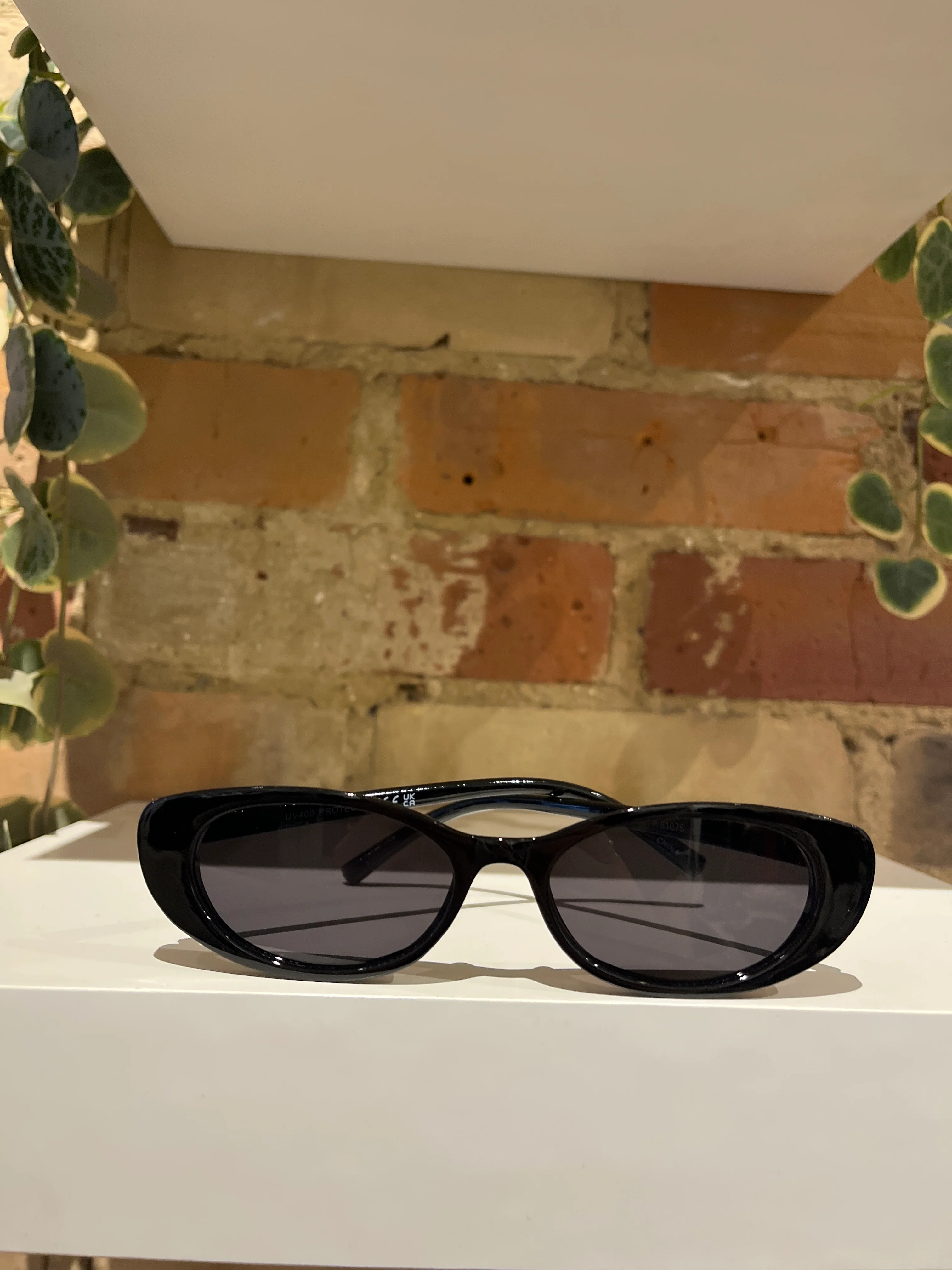 81075 sunglasses in black