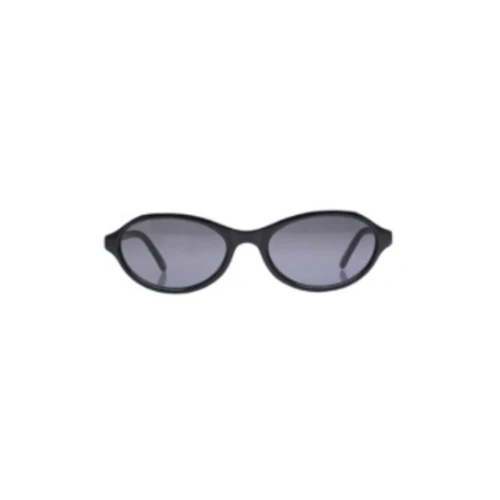Dee Groovy Sunglasses in Jet Black