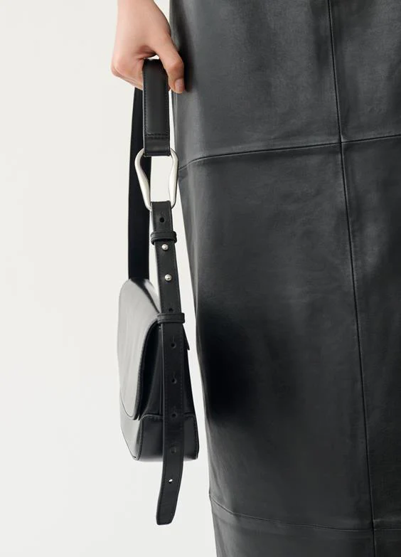 Deia Bag in Black - Image 4