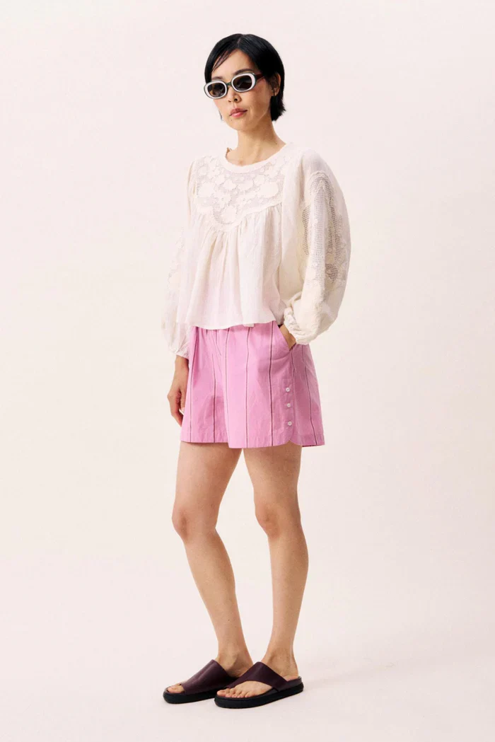 Eurybia Shorts in Violine - Image 3