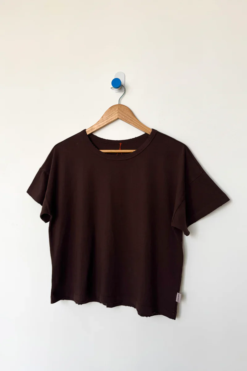 Fille Tee in Dark Cacao - Image 4