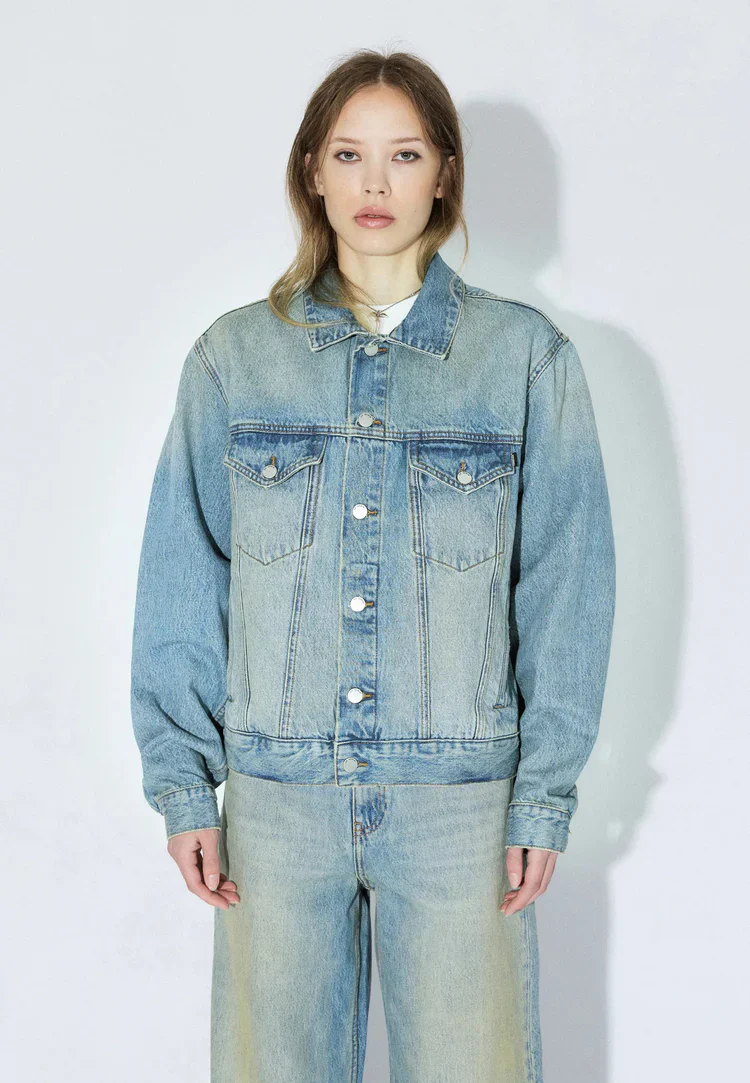 Joey Denim Jacket in Stream Sky Aged - Image 2