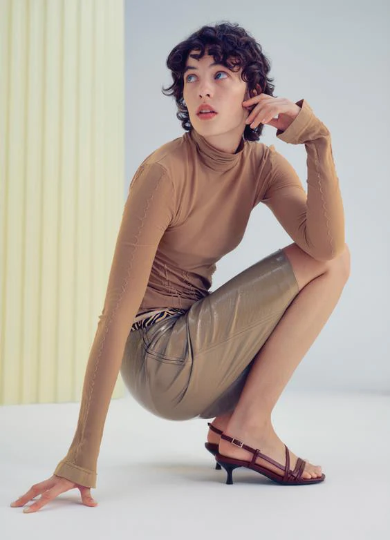 Jonna Sandals in Dark Red - Image 2