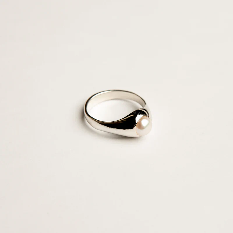 Pearl Signet Ring in Silver
